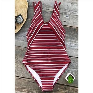 CUPSHE Facing Sun Stripe One-piece L